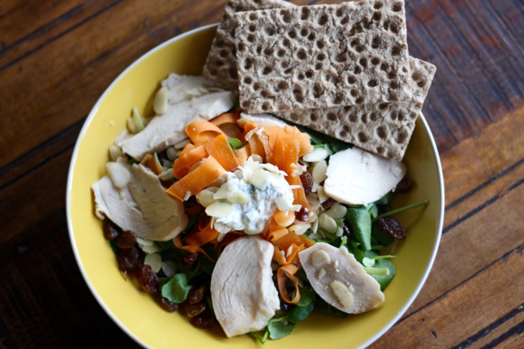 Whole grain crackers with salad