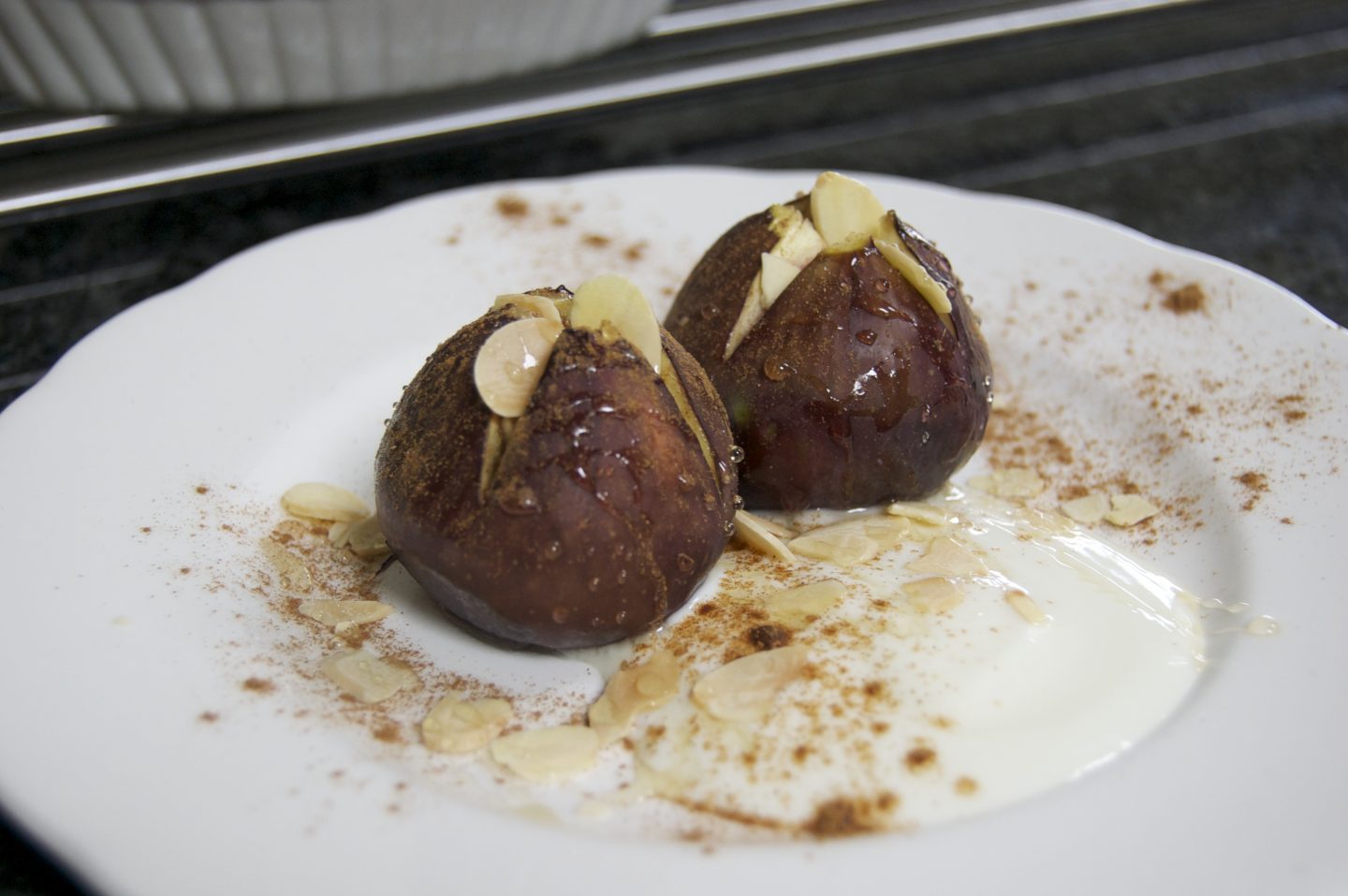 Baked Sweet Figs with Yoghurt